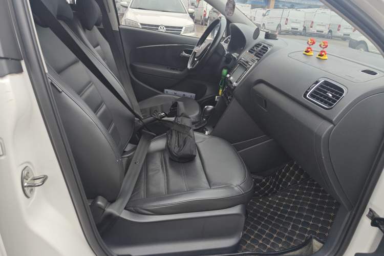 Used Volkswagen Polo 2014 1.6L Automatic Luxury Edition
