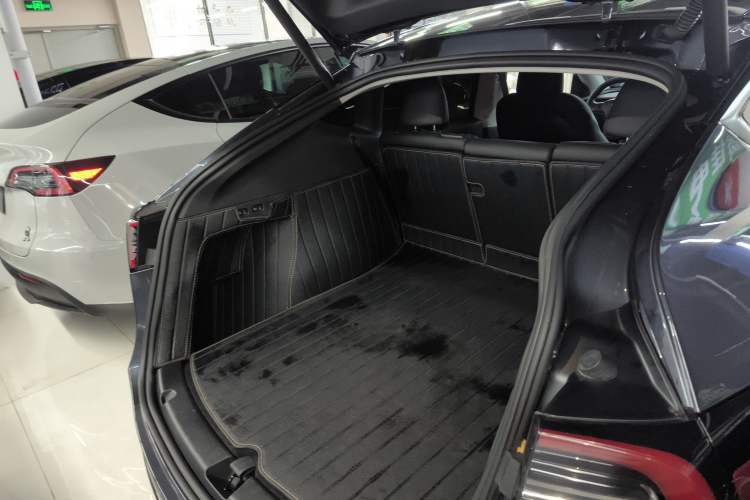 Used Tesla Model Y 2024 Rear-Wheel-Drive Version
