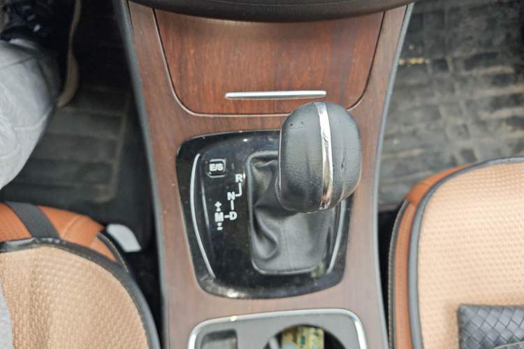 Used Baojun 560 2017 Rhythmic Edition 1.8L iAMT Prestige Model Gear Lever