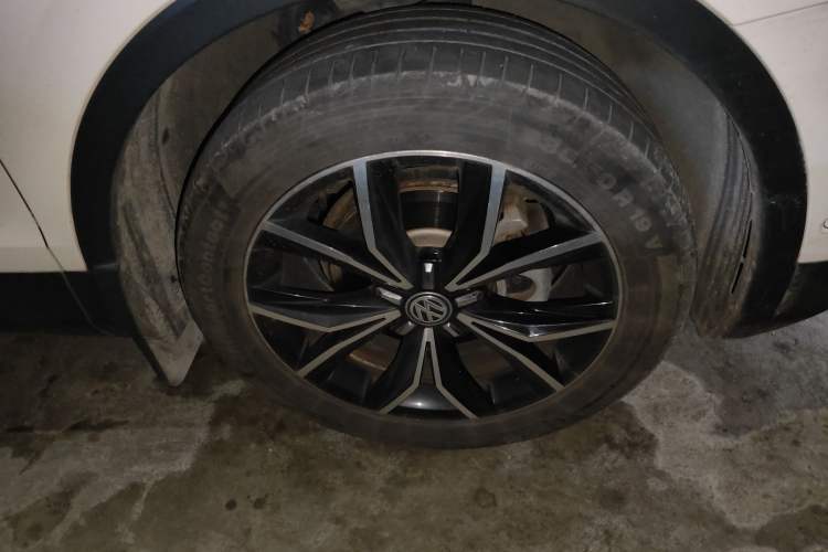 Used Volkswagen Tiguan L 2019 330TSI Automatic Two-Wheel Drive Smart Luxury Version China VI Standard