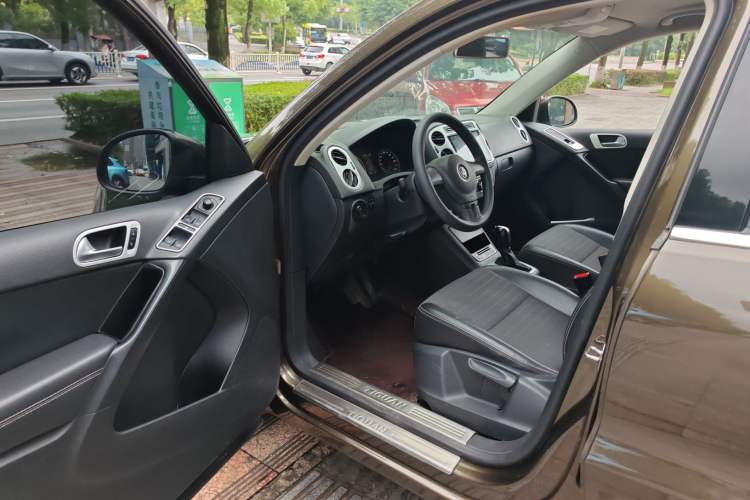 Used Volkswagen Tiguan L 2016 280TSI Automatic Two-Wheel-Drive Silk Road Style Edition
