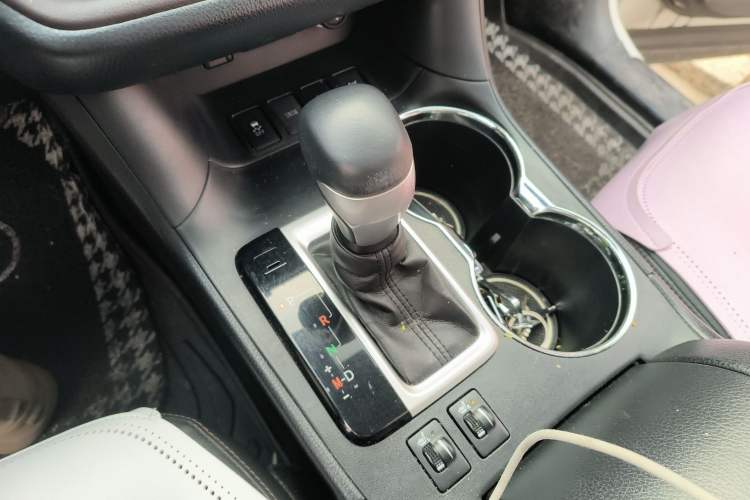 Used Toyota Highlander 2018 2.0T Four-Wheel Drive Luxury Edition 7 Seats China V Emission Standard
