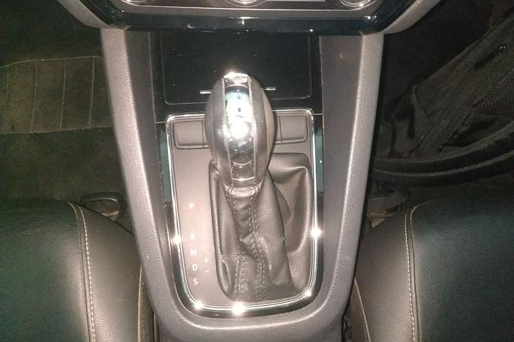 Used Volkswagen Sagitar 2015 1.6L Automatic Comfort Model
