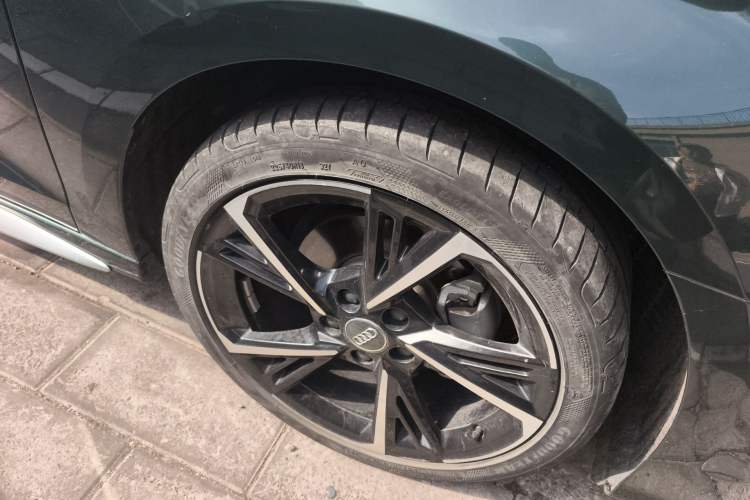 Used Audi A3 2021 A3L Limousine 35 TFSI Fashion Sport Model Right Front Wheel Hub