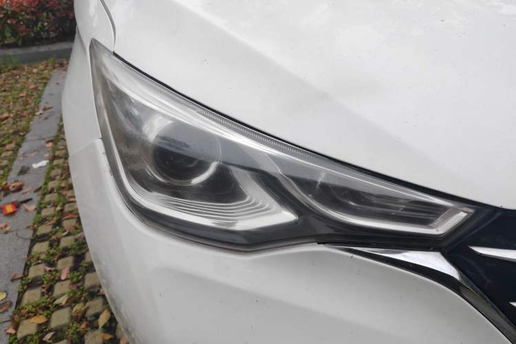 Used CHANGAN Alsvin 2018 1.5L DCT Luxury Model China V Standard Right Front Headlight