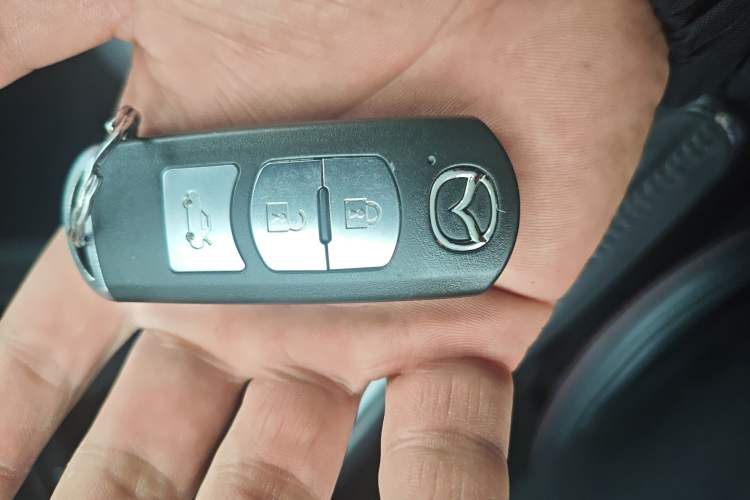 Used Mazda Atenza 2015 2.0L Blue Sky Luxury Edition