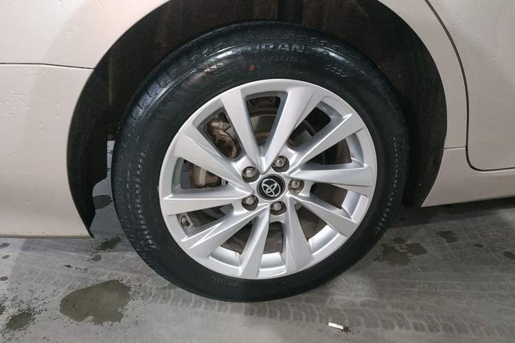 Used Toyota Camry 2021 2.0G Luxury Edition Right Rear Wheel Hub