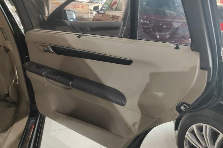 Used Mercedes-Benz R-Class 2014 R 320 4MATIC Luxury Model