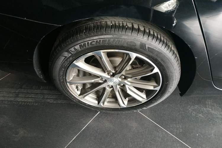 Used Buick LaCrosse 2019 28T Luxury Version
