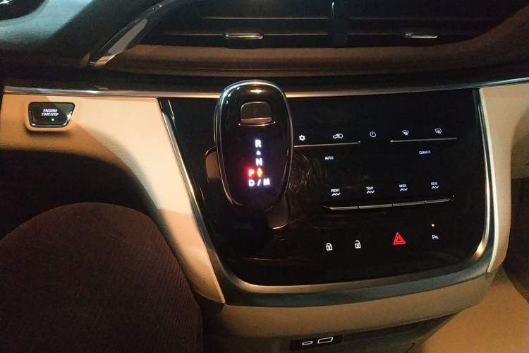 Used Buick GL8 2020 Land Business Class 652T Luxury Model
