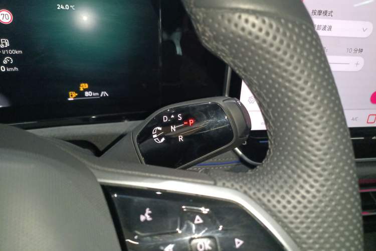 Used Volkswagen Tiguan L 2024 PRO 380TSI Four-Wheel Drive R-Line Prestige Edition Gear Lever