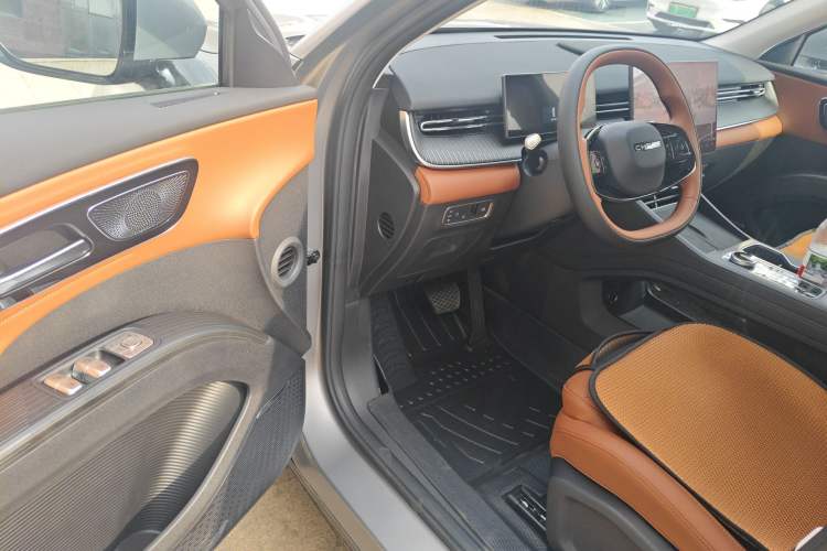 Used Chery Tiggo 8 2026 Model, 5th Generation Tiger Model, Kunpeng 1.6T Automatic Prestige Version Driver Seat