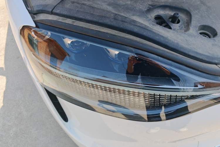 Used Hima AITO M9 2024 Range-Extended Ultra Version 42 kWh 6-Seater Model Right Front Headlight