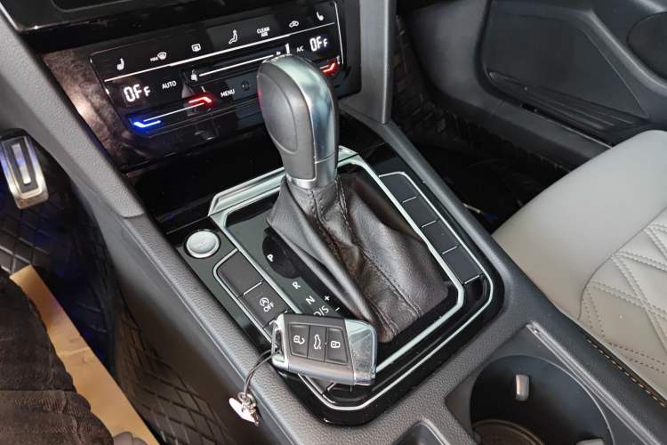 Used Volkswagen Magotan 2023 2 Million Units Limited Edition 330TSI DSG Leading Version Gear Lever