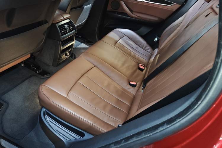 Used BMW X6 2015 xDrive35i Luxury Edition Left Rear Seat