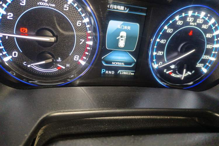 Used Changan CS95 2017 2.0T Two-Wheel Drive Zhituo Edition
