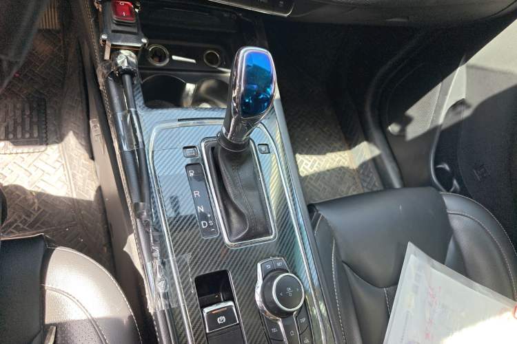 Used Dongfeng Fengon 580 2018 1.5T CVT Luxury Model Gear Lever