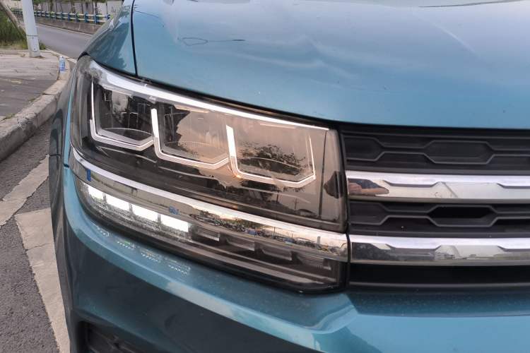 Used Volkswagen Tharu 2019 280TSI Two-Wheel-Drive Trend Edition China V Standard Right Front Headlight