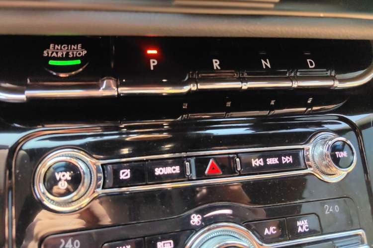 Used Lincoln Corsair 2020 2.0T Four-Wheel Drive Prestige Edition Gear Lever