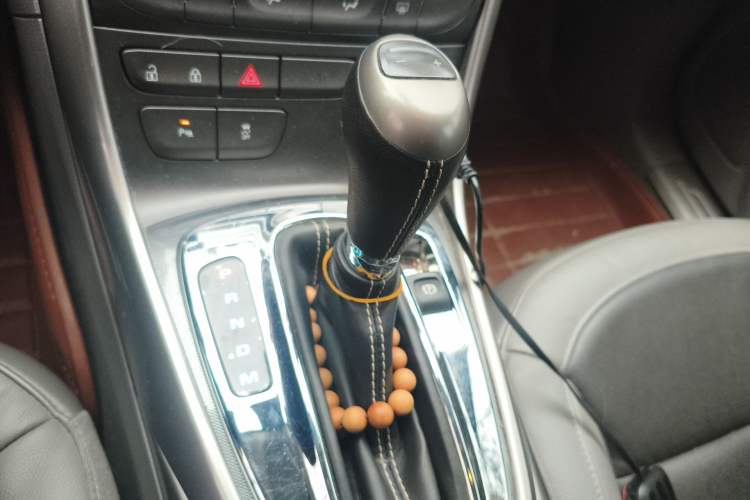 Used Chevrolet Malibu 2013 2.4L Automatic Luxury Edition Gear Lever