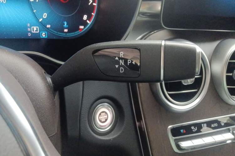 Used Mercedes-Benz GLC 2022 Refreshed GLC 300 L 4MATIC Dynamic Edition Gear Lever