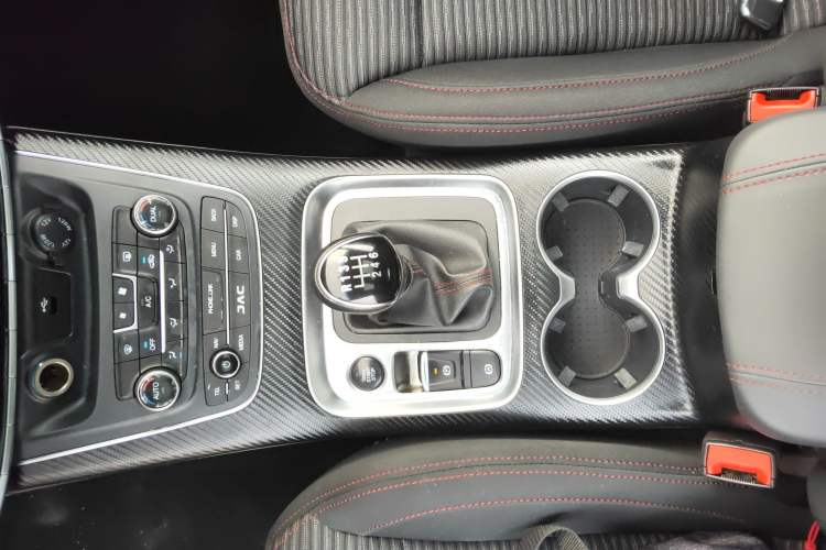 Used JAC Refine S7 2017 1.5T Manual Comfort Model
