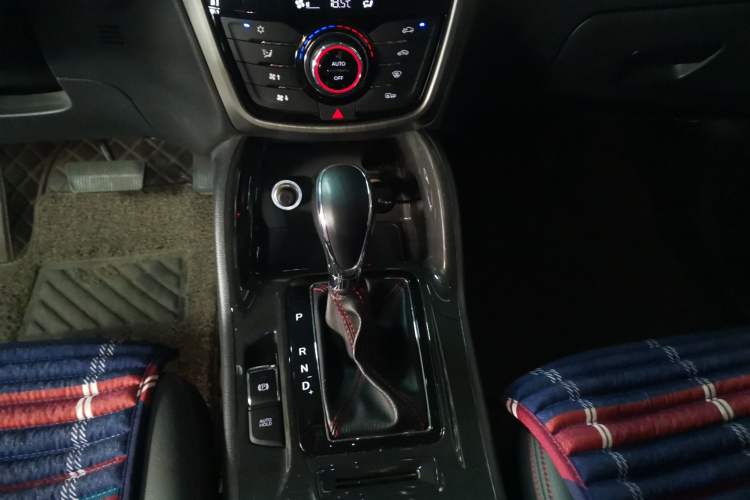 Used CHANGAN CS75 2017 Shangkui Edition 1.5T Automatic Fengxiang Model
