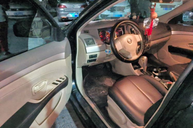 Used Nissan Sylphy 2012 Classic 1.6XE Automatic Comfort Edition Driver Seat