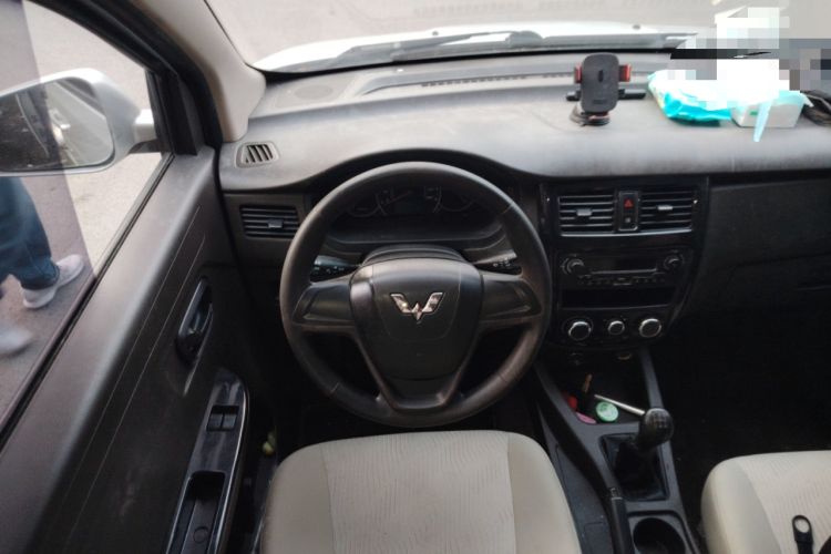 Used Wuling Rongguang V 2016 1.2L Standard Version Steering Wheel
