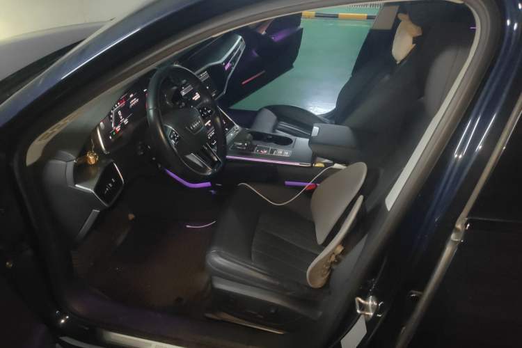 Used Audi A6 2022 allroad quattro Explorer 55 TFSI Prestige Off-Road Model