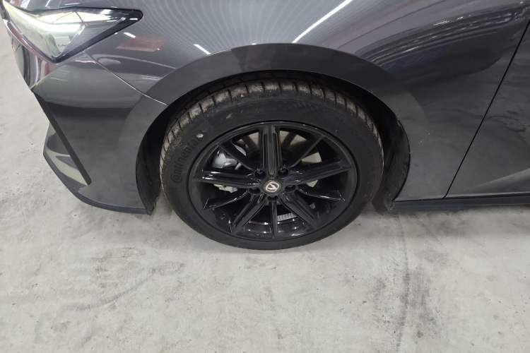 Used Changan UNI-V iDD 2023 ZhiDian iDD 1.5T 113km Smart & Fun Version
