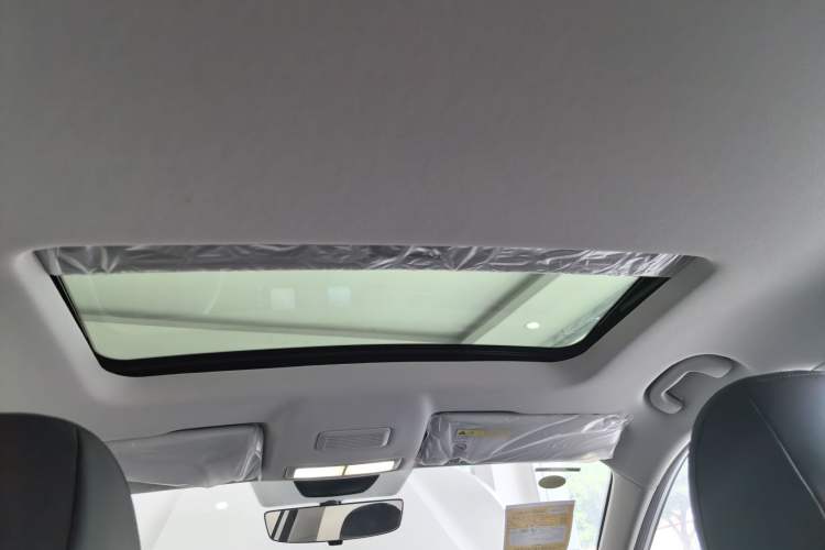 Used Roewe i5 2026 Model 1.5L CVT Luxury Version