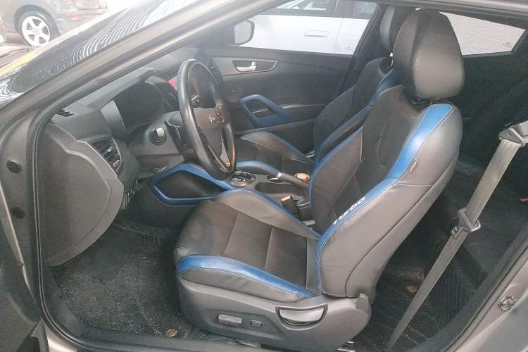 Used Hyundai Veloster 2015 1.6T Automatic Luxury Edition
