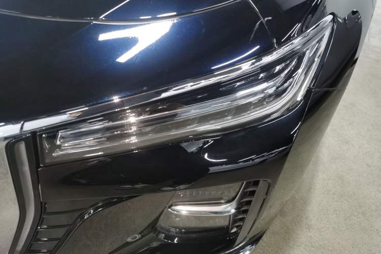 Used Hongqi H5 2024 2.0T Automatic Smart Connect Flagship Edition Left Front Headlight