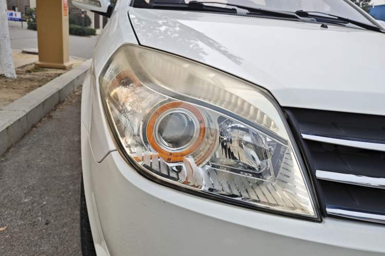 Used Geely Auto Diamond 2013 1.5L Manual Entry-Level Model Right Front Headlight