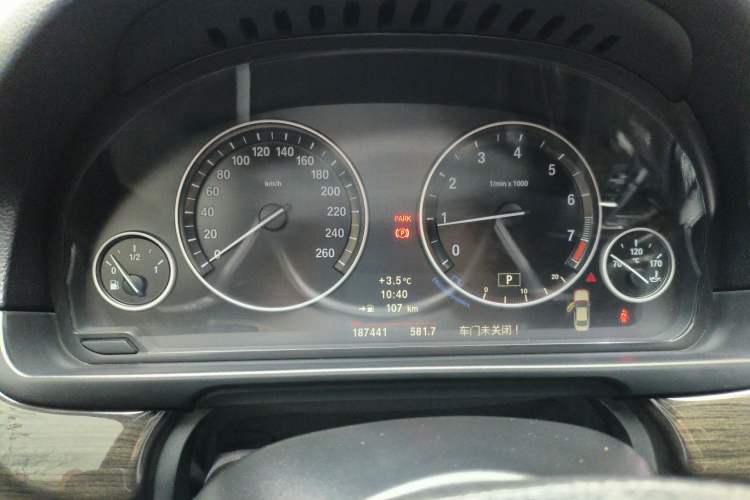 Used BMW 5 Series 2013 530Li Leading Model
