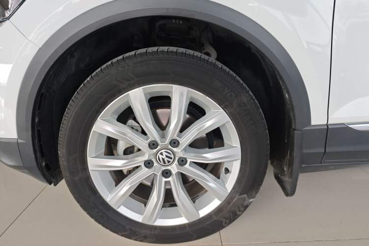 Used Volkswagen T-ROC 2019 280TSI DSG Two-Wheel Drive Advanced Version China VI Standard Exterior 4