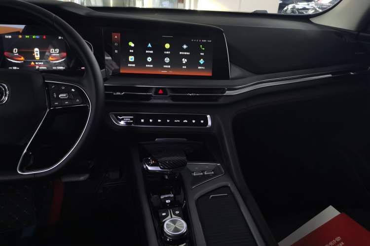 Used Changan CS75 PLUS 2022 1.5T Automatic Luxury Model
