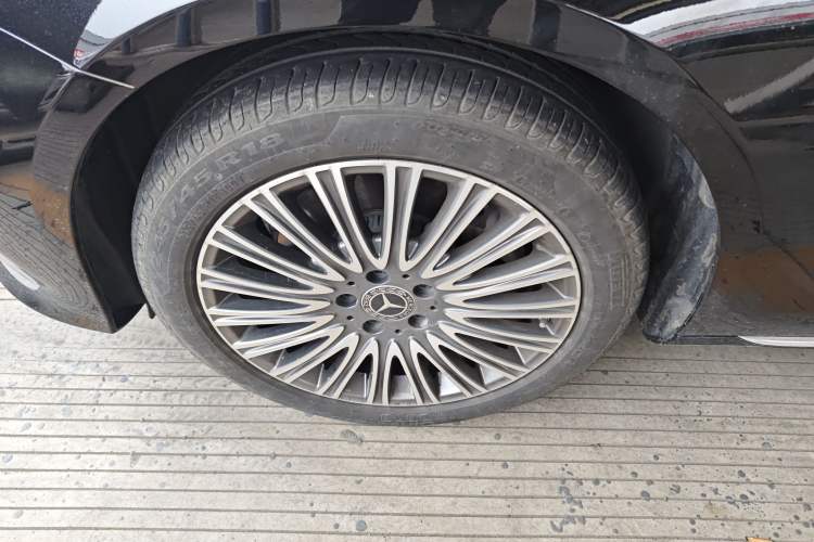 Used Mercedes-Benz E-Class 2023 Updated E 300 L Fashion Edition Left Front Wheel Hub