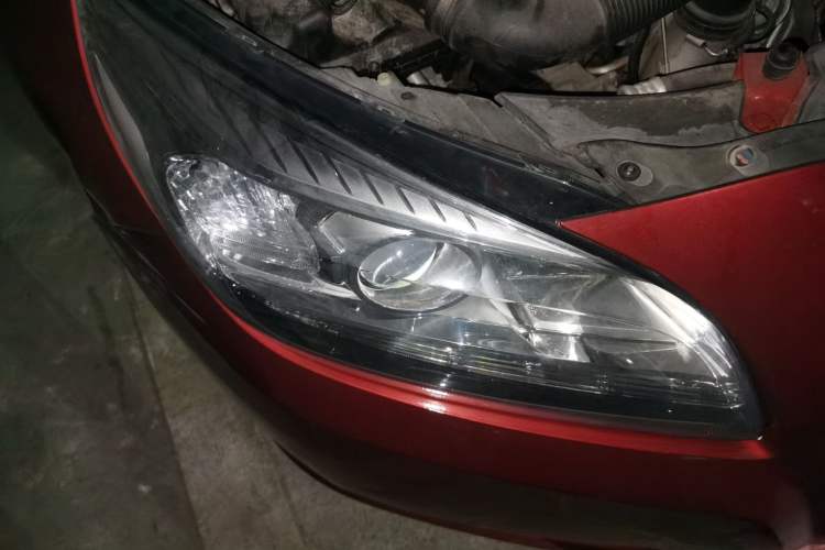 Used Chevrolet Malibu 2013 1.6T Automatic Comfort Edition Right Front Headlight