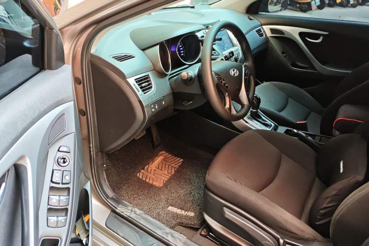 Used Hyundai Elantra (5th Generation / Langdong) 2016 1.6L Automatic Prestige Model Driver Seat