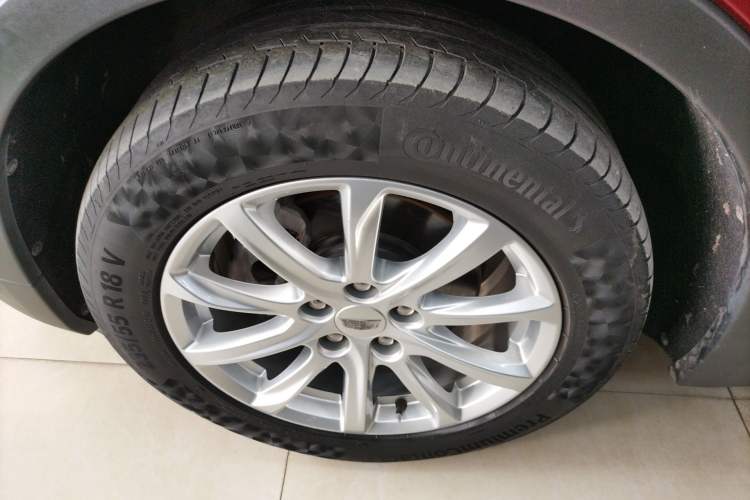 Used Cadillac XT4 2018 28T Two-Wheel Drive Tech Version Left Front Wheel Hub