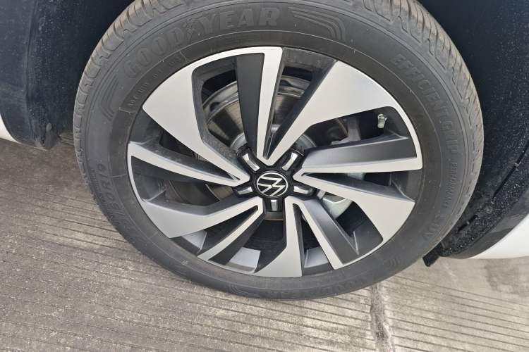 Used Volkswagen Tayron X 2024 330TSI Two-Wheel-Drive Prestige High-Energy Edition Right Front Wheel Hub