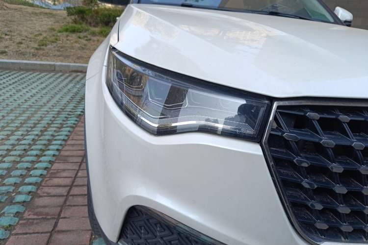 Used Zotye T700 2017 1.8T Dual-Clutch Luxury Model
