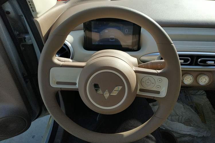 Used Wuling Hongguang MINIEV 2025 Four-Door Version Advanced Edition
