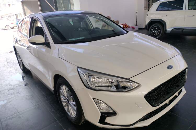 Used Ford Focus 2019 Hatchback EcoBoost 180 Automatic Trendy Model