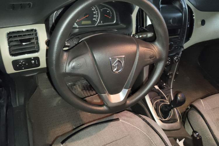 Used Baojun 630 2013 1.5L manual Entry-level trim