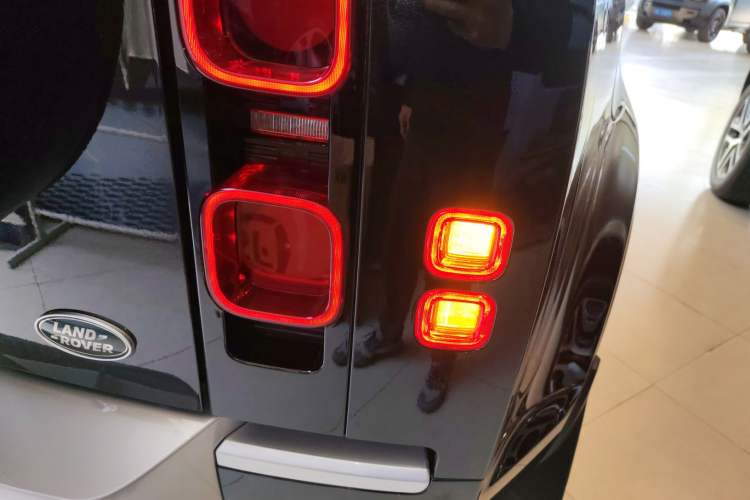 Used Land Rover Defender 2023 90 3.0T P400 XS
