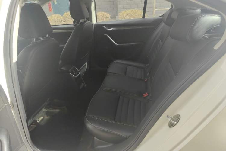 Used Skoda Octavia 2017 1.6L Manual Smart Drive Edition