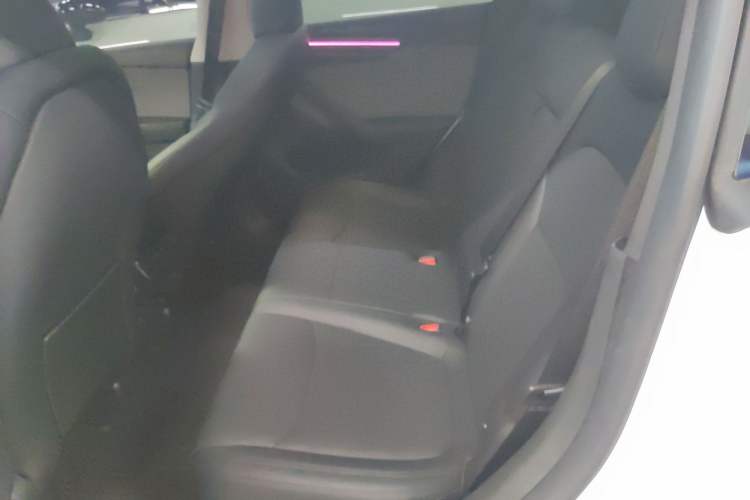 Used Tesla Model Y 2025 Rear-Wheel-Drive Version